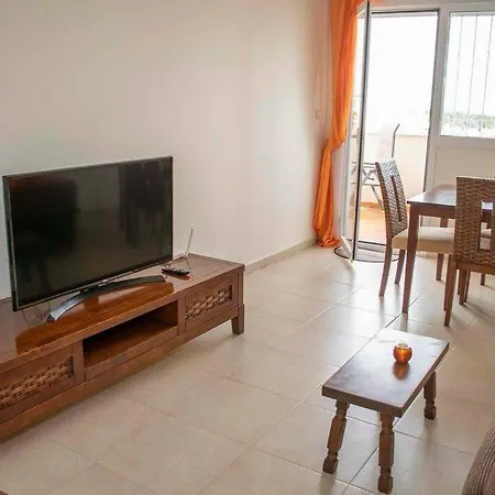 2 Bed Penthouse With Large Solarium And Sea Views * Villamartin (Valencia)