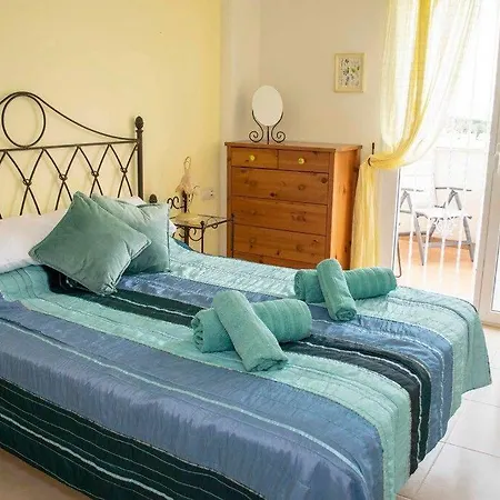 2 Bed Penthouse With Large Solarium And Sea Views Appartement Villamartin (Valencia)
